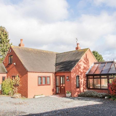 Court Farm Villa Kidderminster Exterior photo